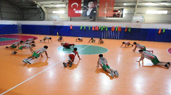 Karşıyaka'da Yaz Spor Okulları başlıyor